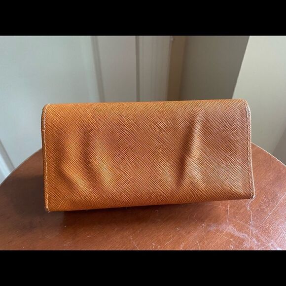 Tory Burch Orange Case Sunglasses - Picture 4 of 5